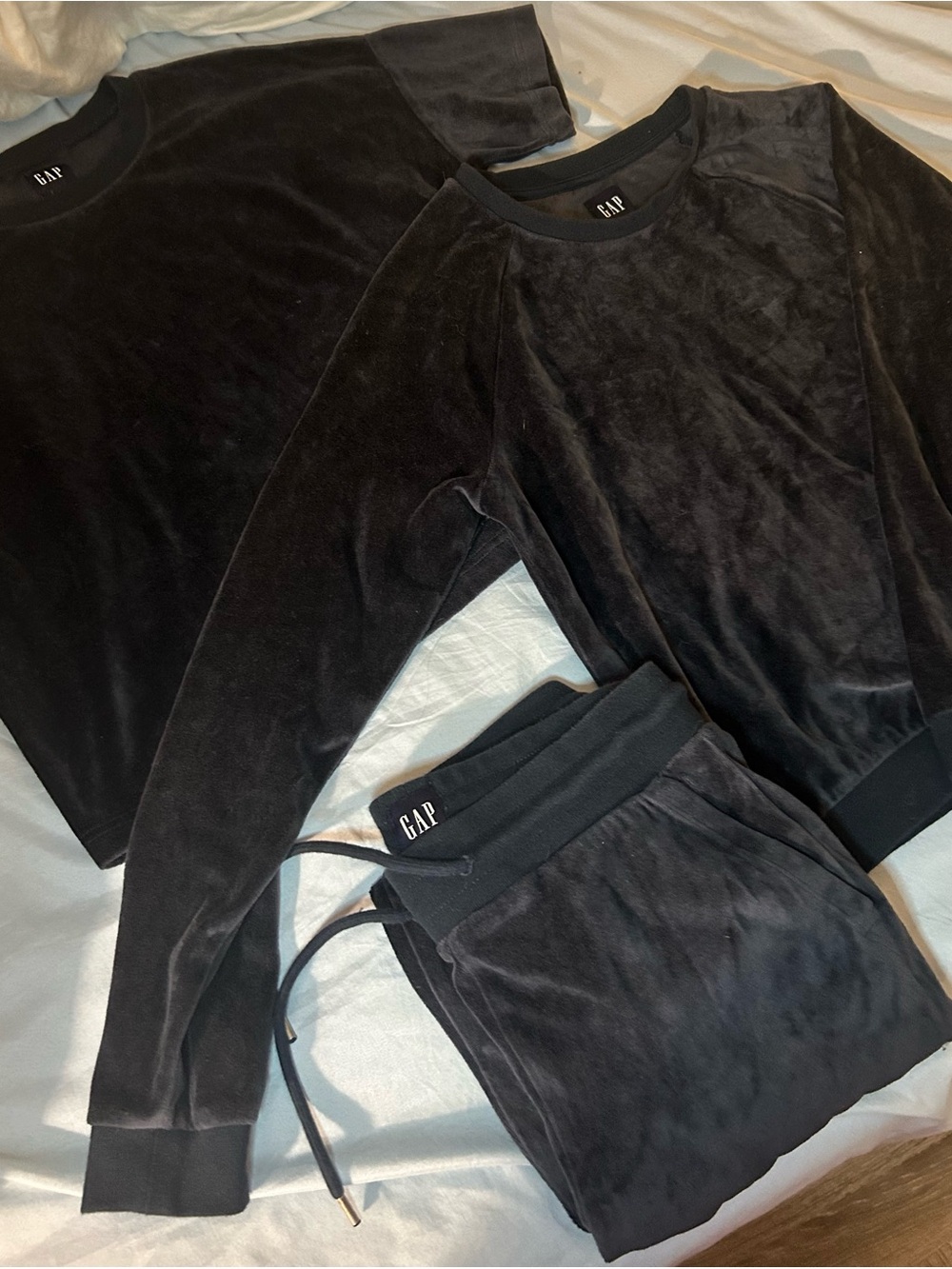 3 pieces! GAP Black Velour Lounge Sweatshirt and Joggers Set